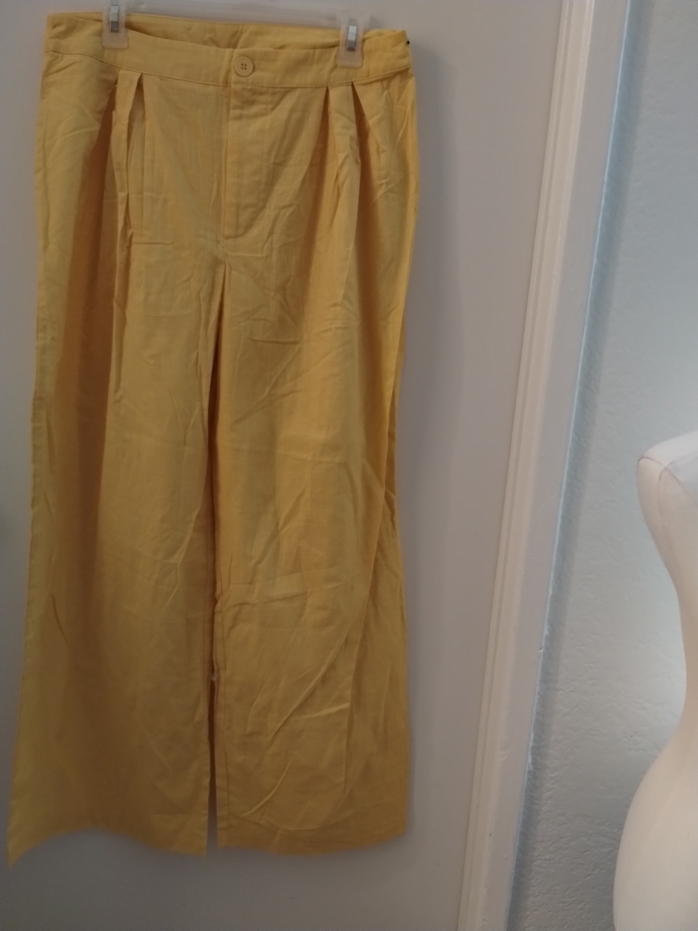 SHEIN Wide-Leg Pleated Pants in Mustard